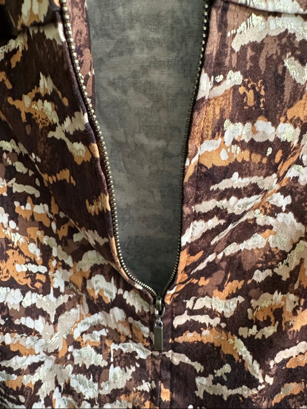 Alfred Dunner Brown, Cream, and Gold Printed Zip-Front Jacket 16W - Picture 4 of 11